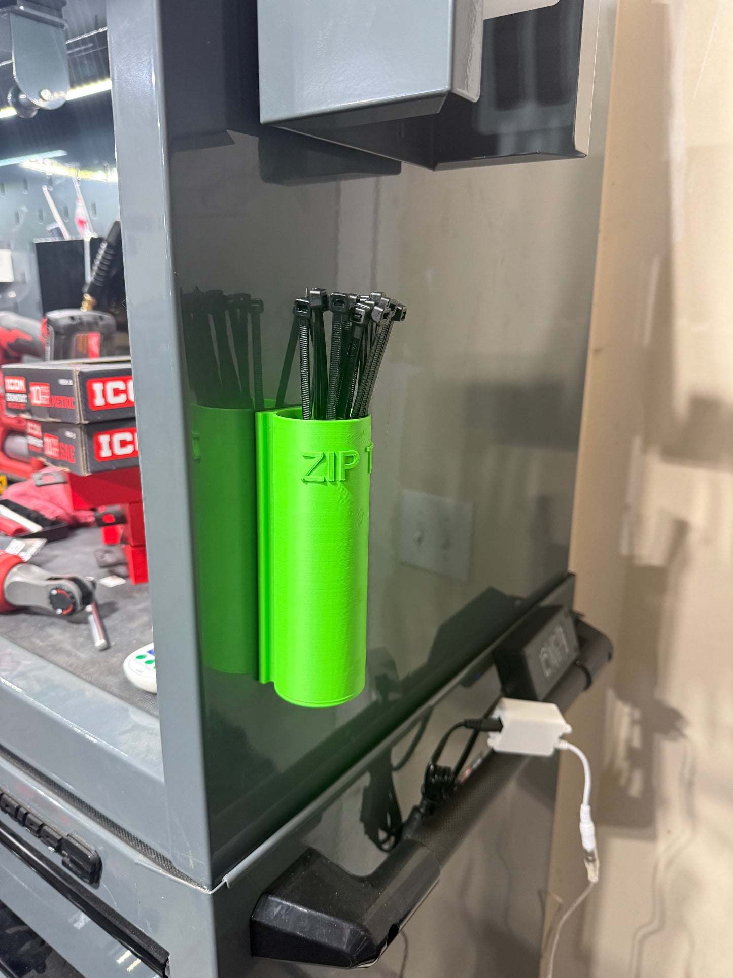 Magnetic zip tie / cable tie holder